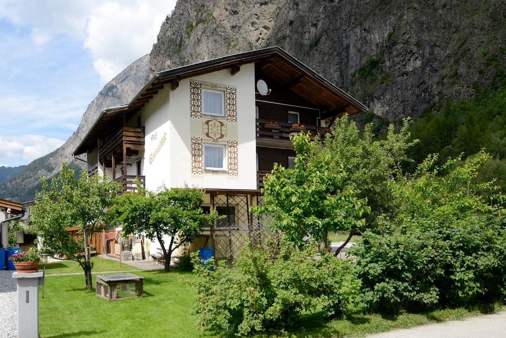 Hotel Haus Gamsblick Umhausen Exterior foto